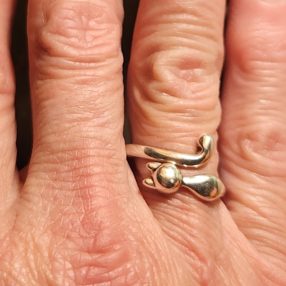 .925 Cat 3g Adjustable Wrap Ring Size 6-9